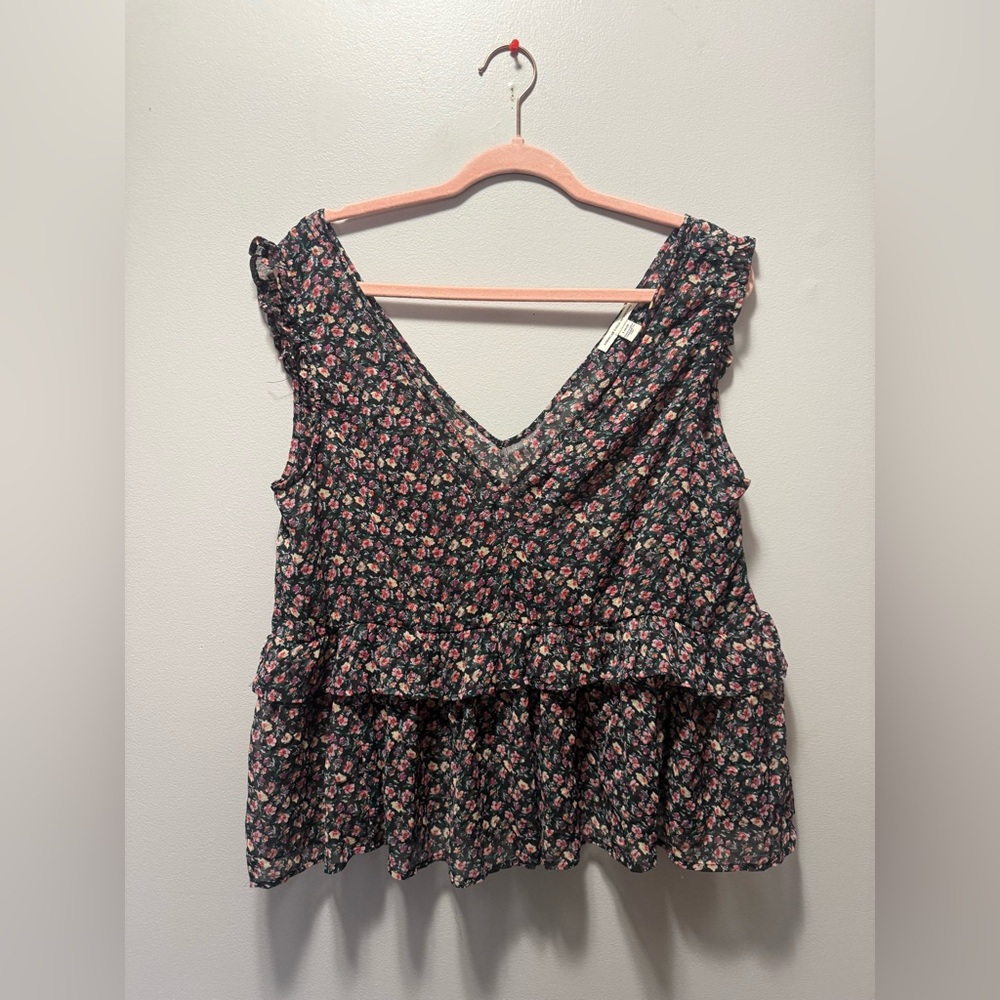 Floral V-Neck Ruffle Top